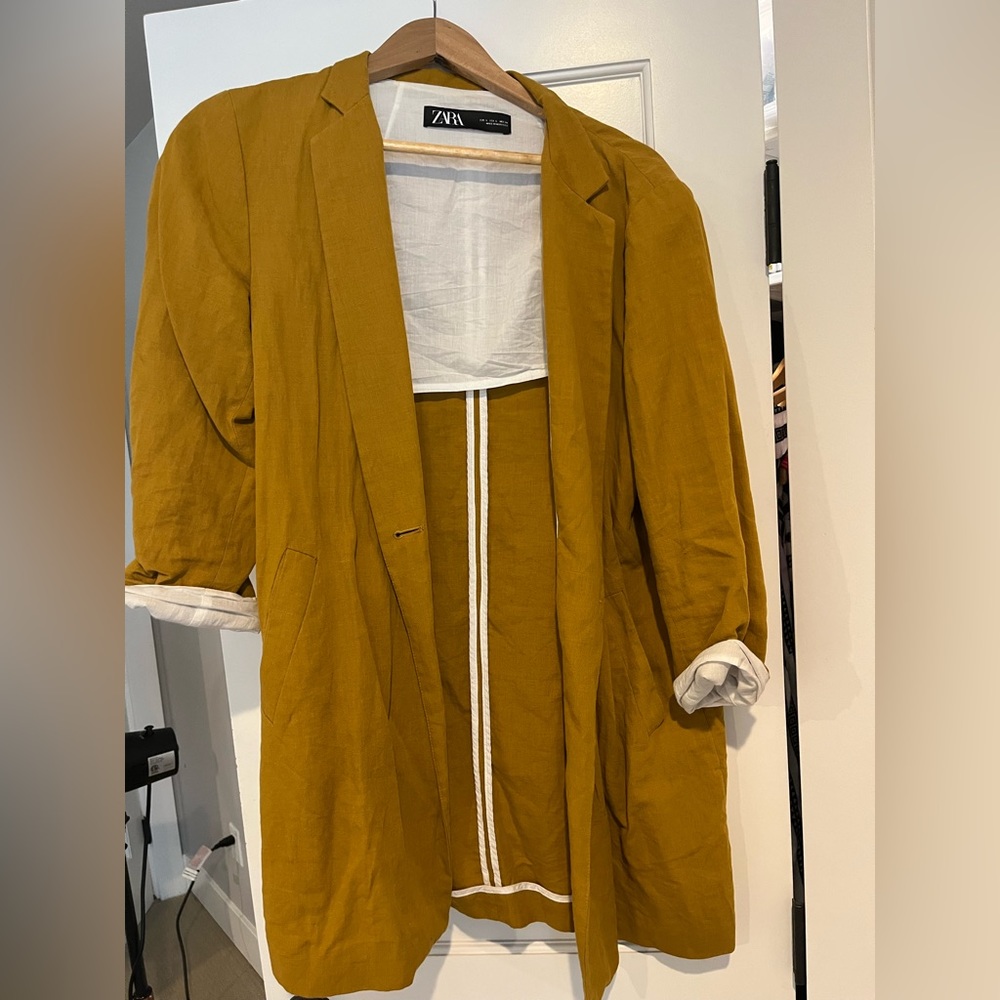 Mustard yellow blazer
